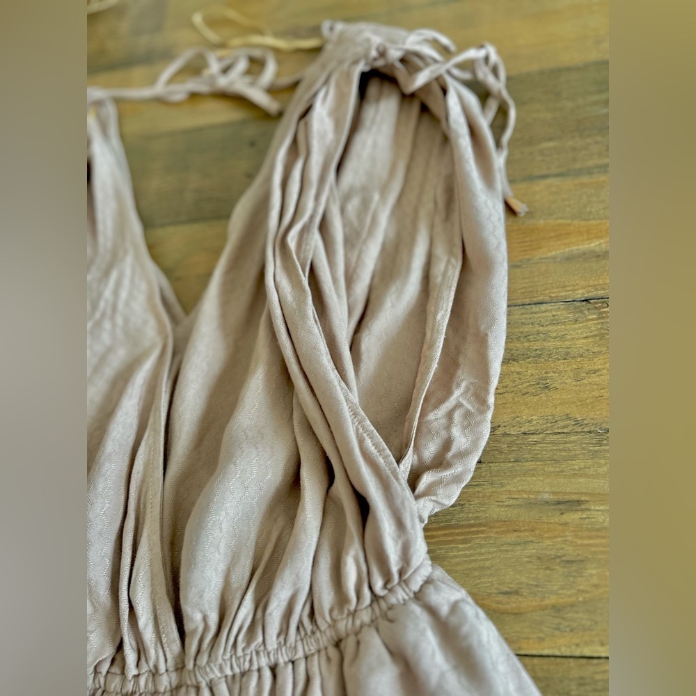 HYFVE Boutique Draped Tan Romper w/pockets Pullon Elastic waist Sz M - Picture 4 of 10